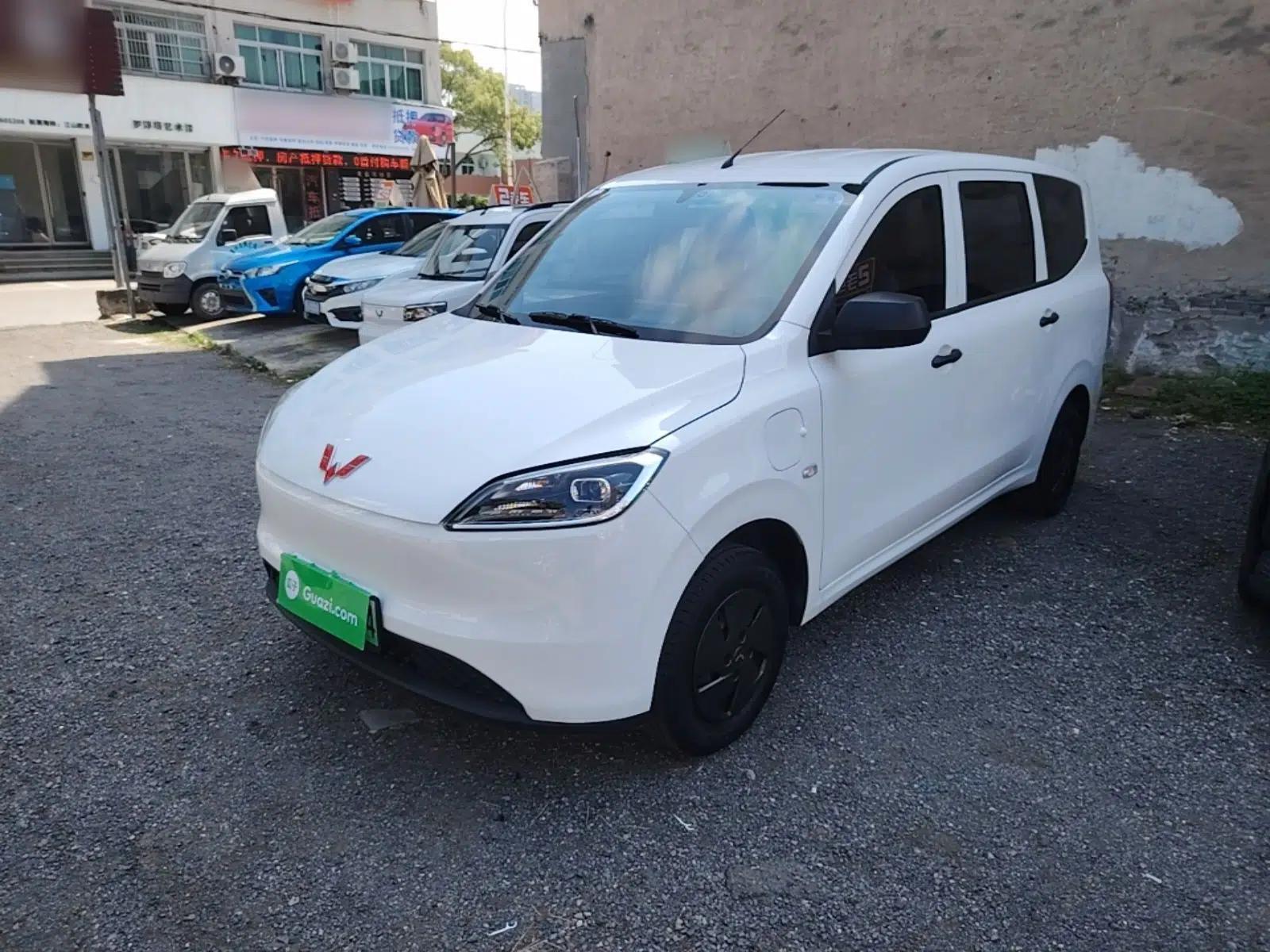 Wuling Hongguang New Energy 2024 All-Electric Model 300KM Standard Version — миниатюра 1