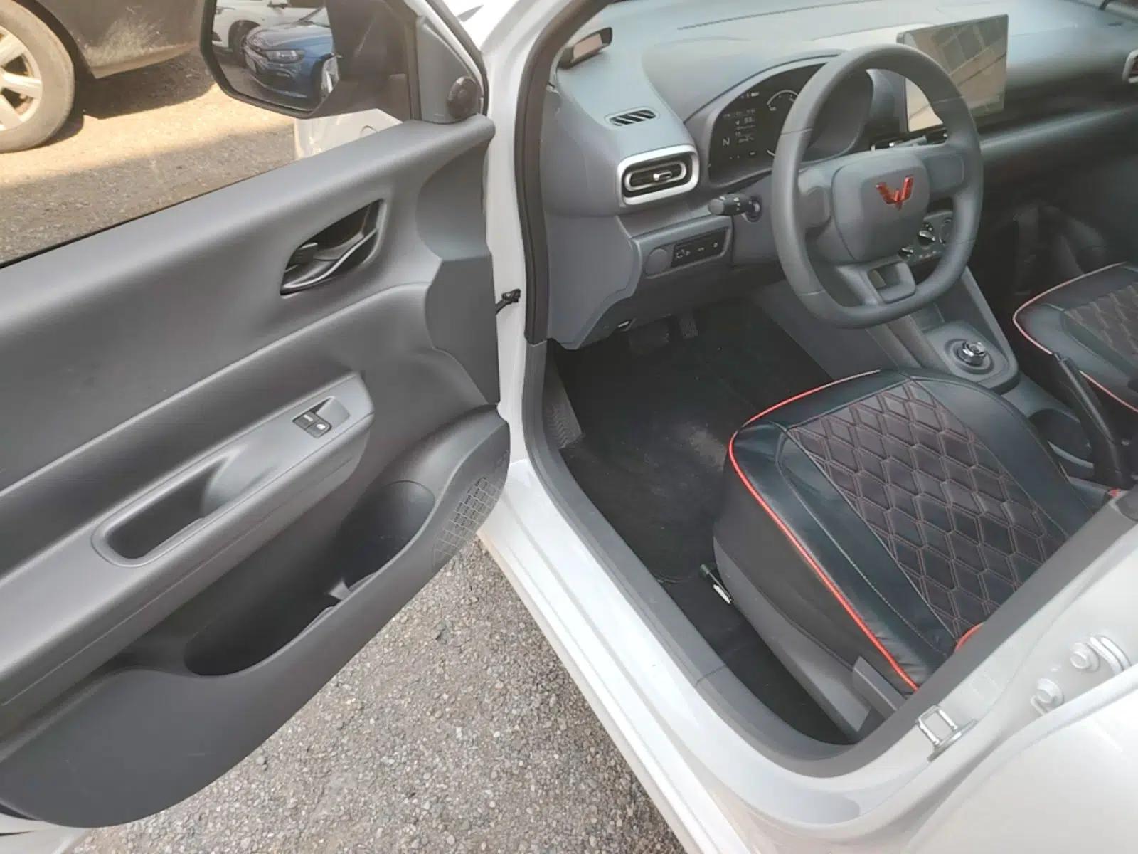 Wuling Hongguang New Energy 2024 All-Electric Model 300KM Standard Version — миниатюра 19