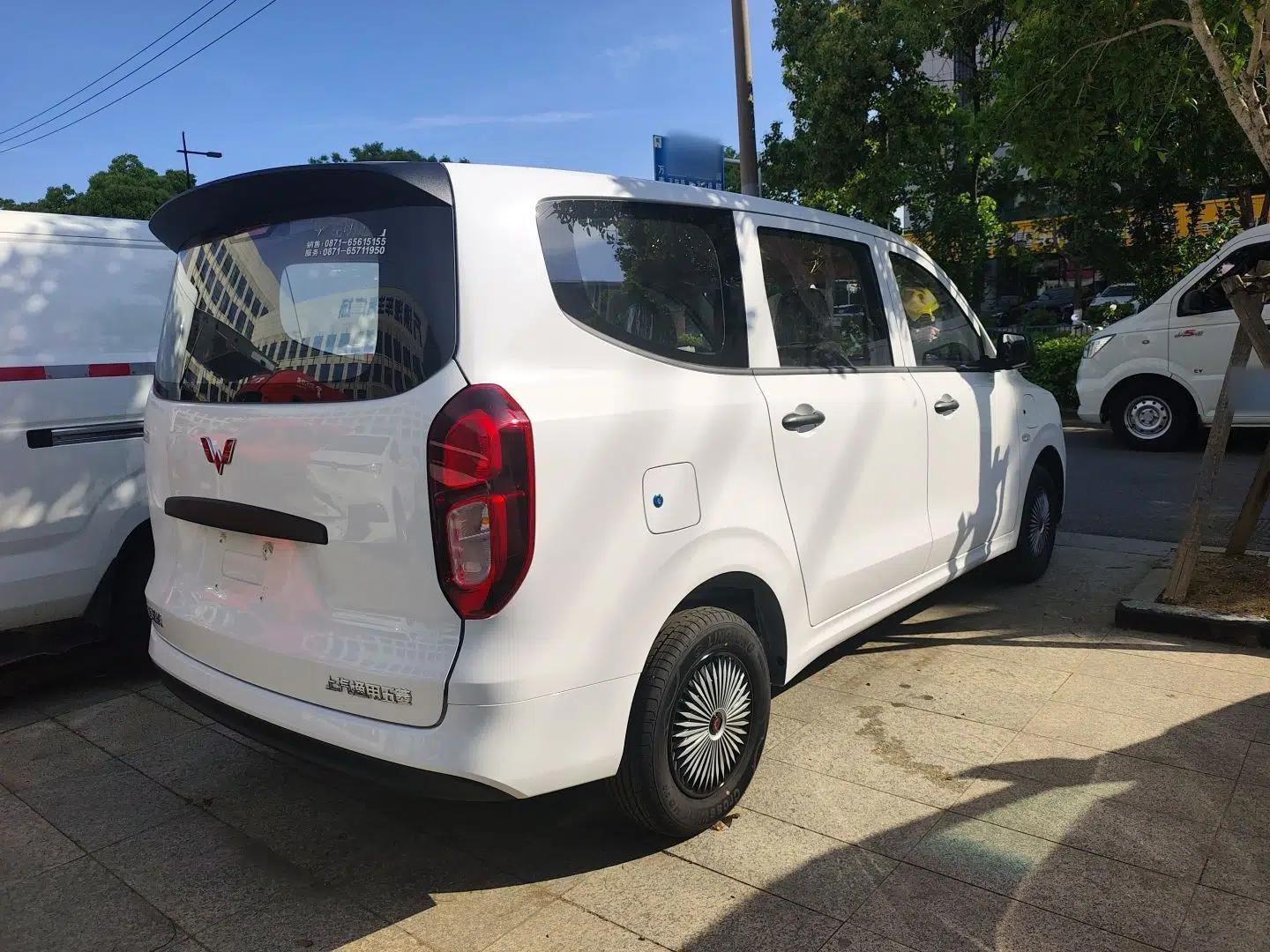Wuling Hongguang New Energy 2025 Extended-Range Hybrid 50 km Utility Version — миниатюра 11