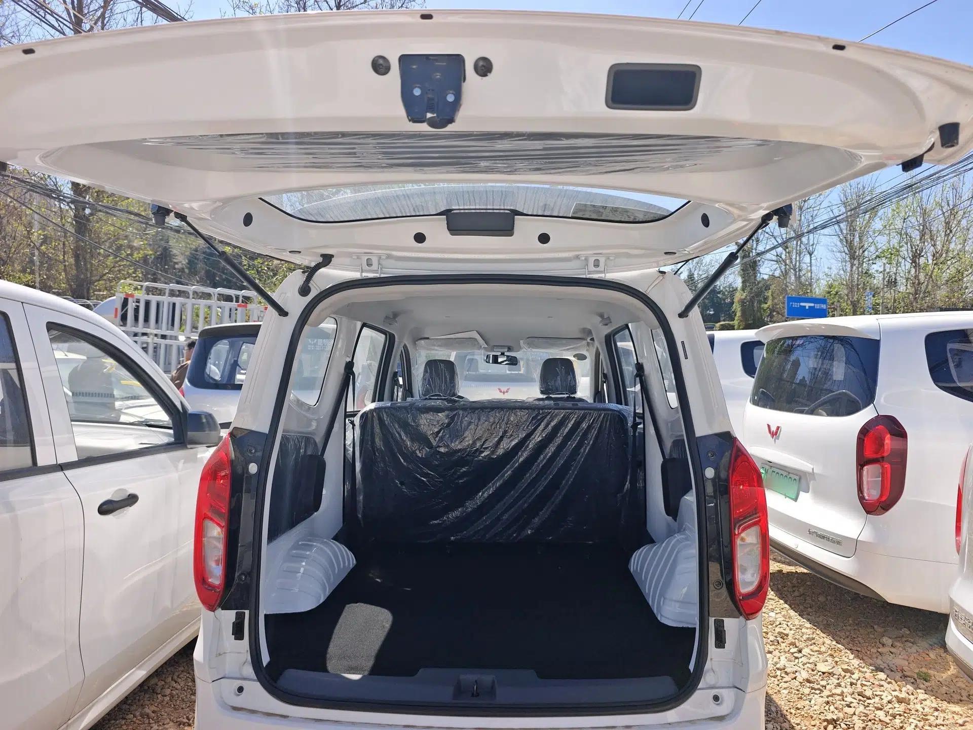 Wuling Hongguang New Energy 2025 Extended-Range Hybrid 50 km Utility Version — миниатюра 20