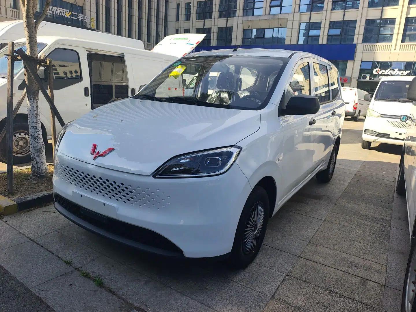Wuling Hongguang New Energy 2025 Extended-Range Hybrid 50 km Utility Version — миниатюра 7
