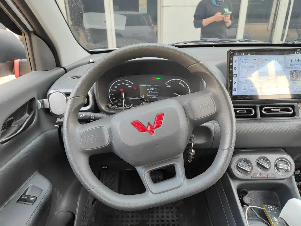 Wuling Hongguang New Energy 2024 All-Electric Model 300KM Practical Version — миниатюра 11