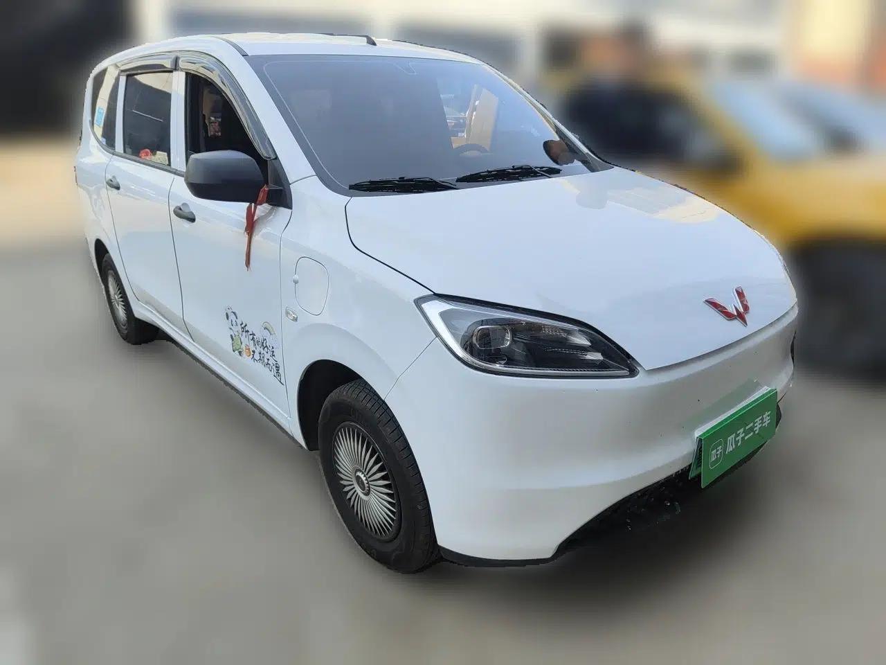 Wuling Hongguang New Energy 2024 All-Electric Model 300KM Practical Version — миниатюра 3