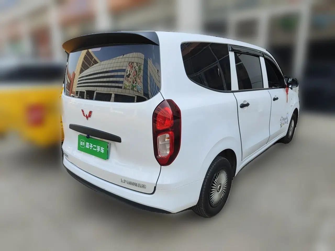 Wuling Hongguang New Energy 2024 All-Electric Model 300KM Practical Version — миниатюра 6
