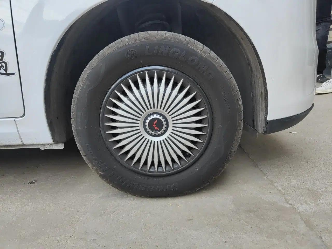 Wuling Hongguang New Energy 2024 All-Electric Model 300KM Practical Version — миниатюра 8