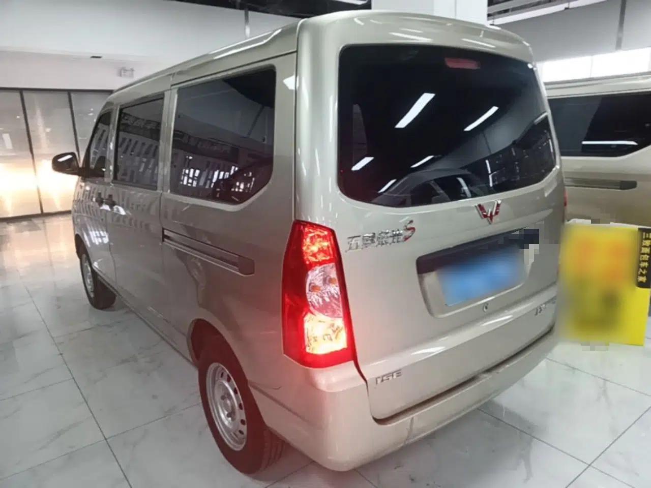 Wuling Rongguang S 2023 1.5L Base Version 5/7 Seats — миниатюра 4