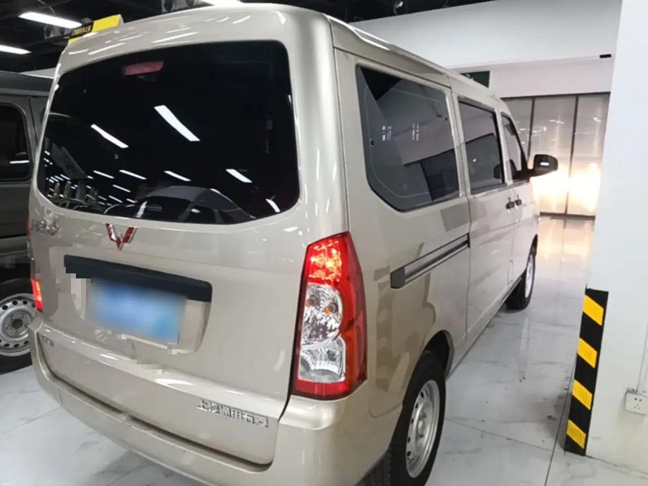 Wuling Rongguang S 2023 1.5L Base Version 5/7 Seats — миниатюра 6