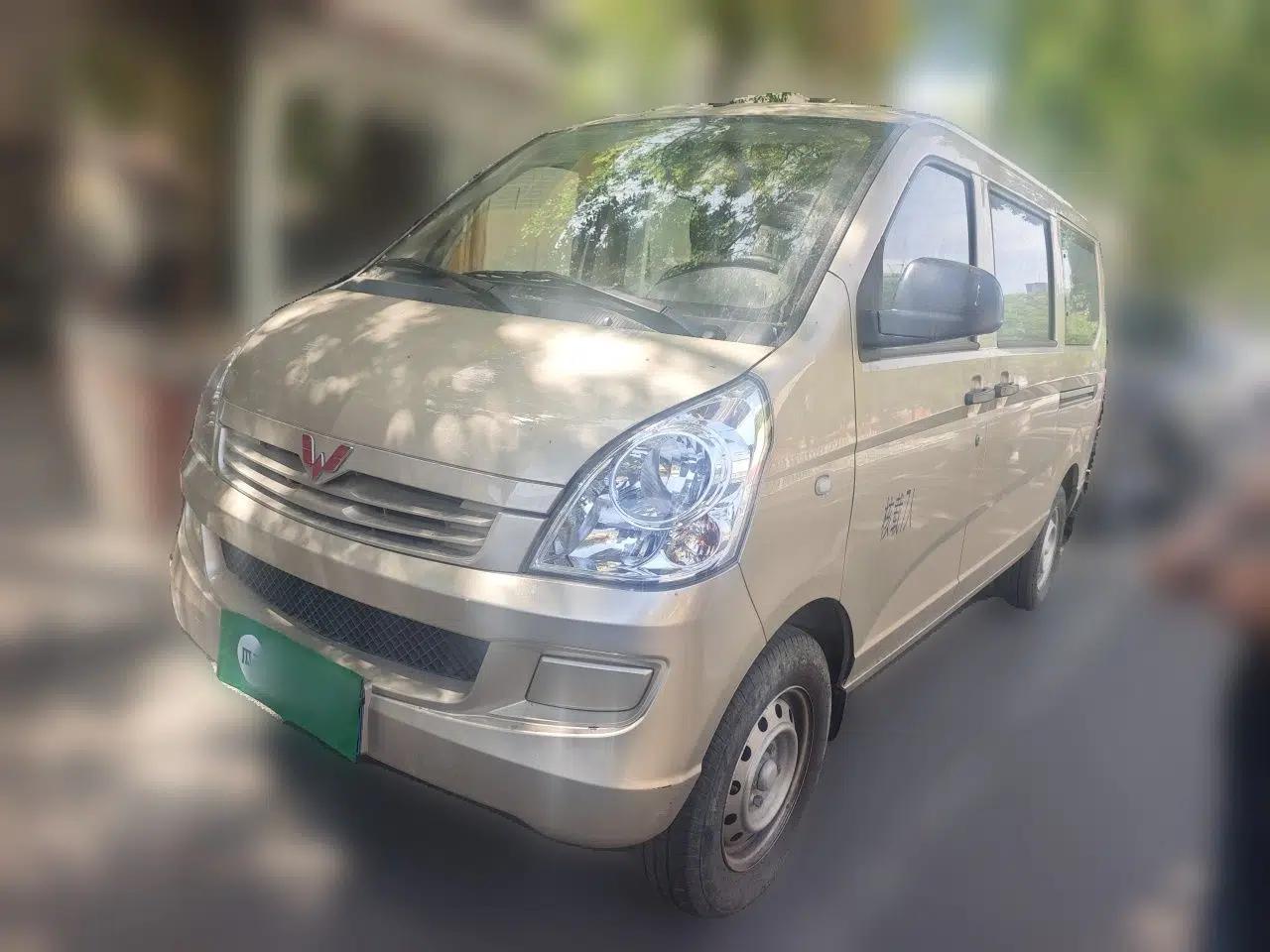 Wuling Rongguang S 2023 1.5L Base Version 5/7 Seats — миниатюра 1