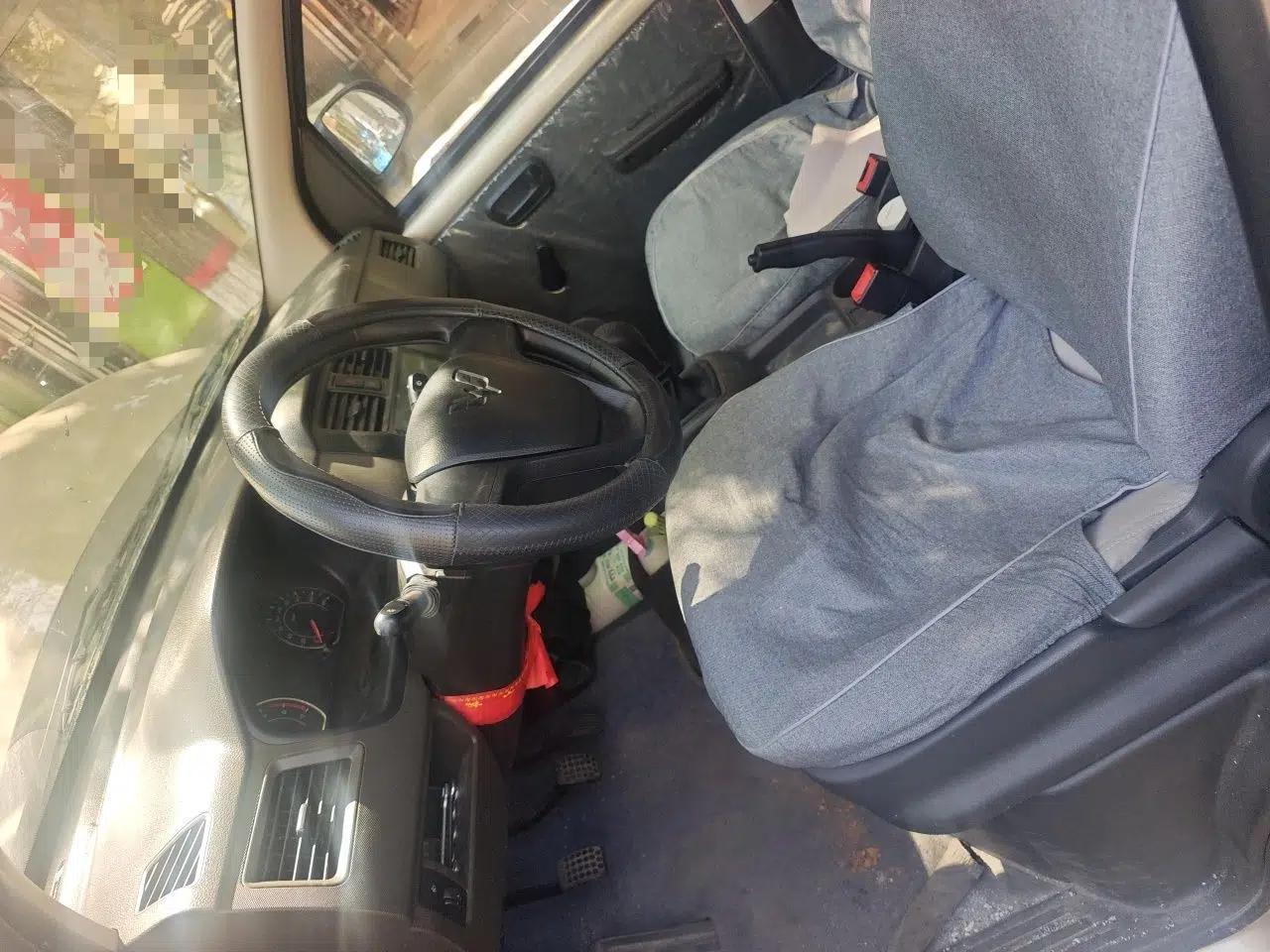 Wuling Rongguang S 2023 1.5L Base Version 5/7 Seats — миниатюра 16