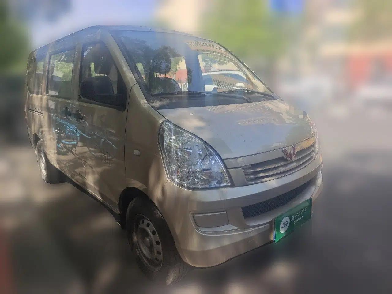 Wuling Rongguang S 2023 1.5L Base Version 5/7 Seats — миниатюра 3