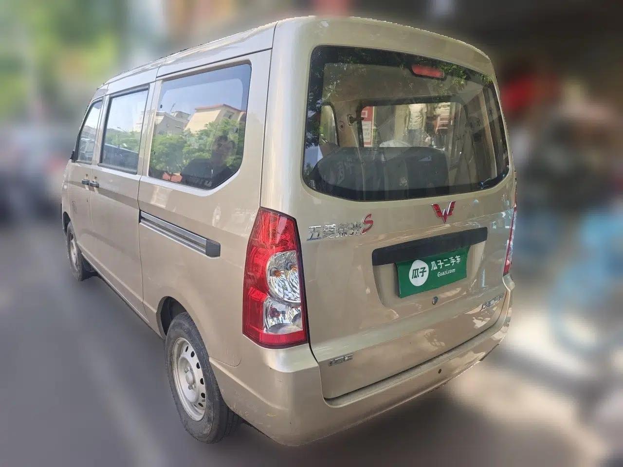Wuling Rongguang S 2023 1.5L Base Version 5/7 Seats — миниатюра 4