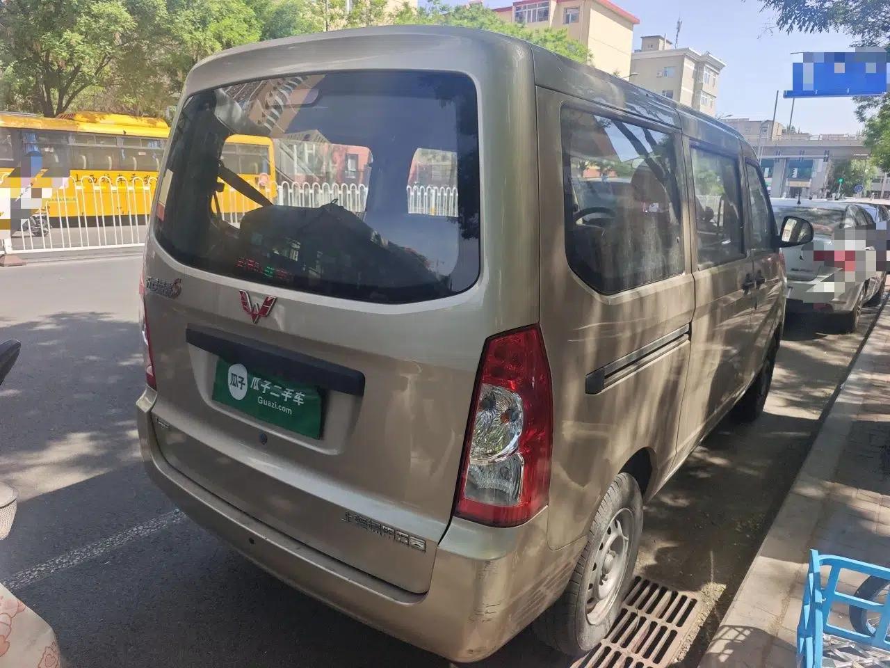Wuling Rongguang S 2023 1.5L Base Version 5/7 Seats — миниатюра 6