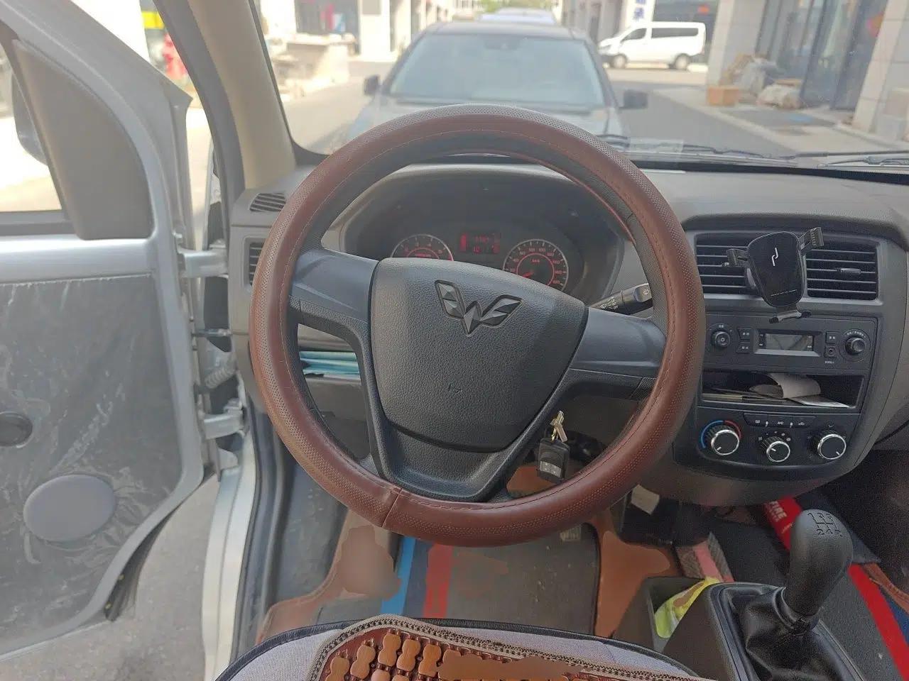 Wuling Rongguang S 2023 1.5L Base Version 5/7 Seats — миниатюра 11