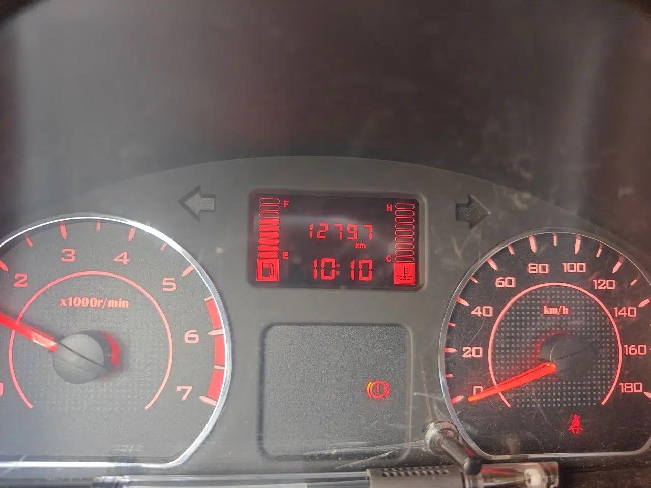 Wuling Rongguang S 2023 1.5L Base Version 5/7 Seats — миниатюра 13