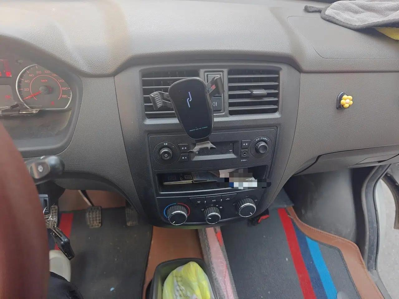 Wuling Rongguang S 2023 1.5L Base Version 5/7 Seats — миниатюра 14