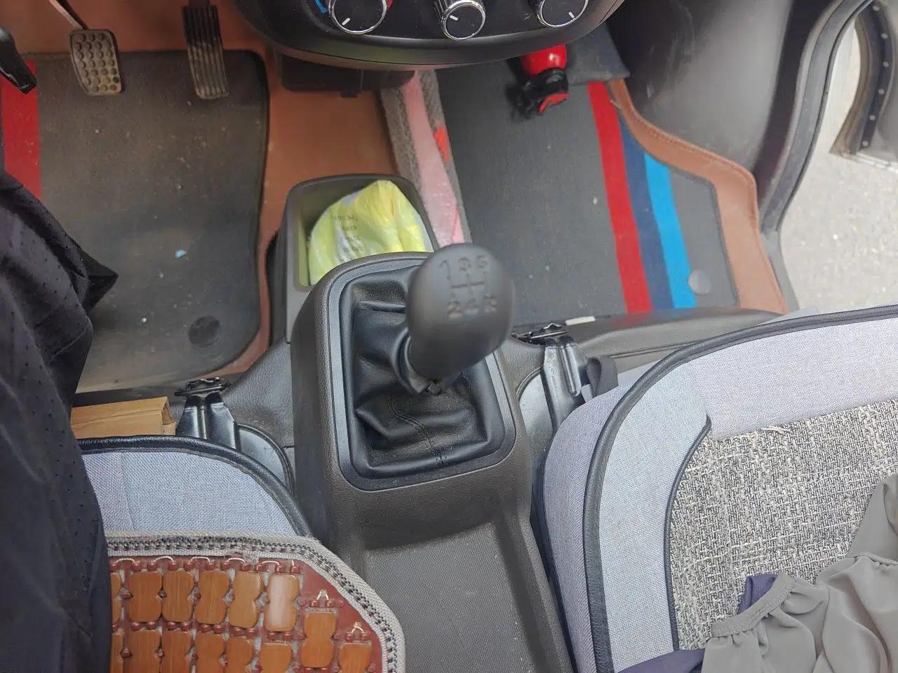 Wuling Rongguang S 2023 1.5L Base Version 5/7 Seats — миниатюра 15