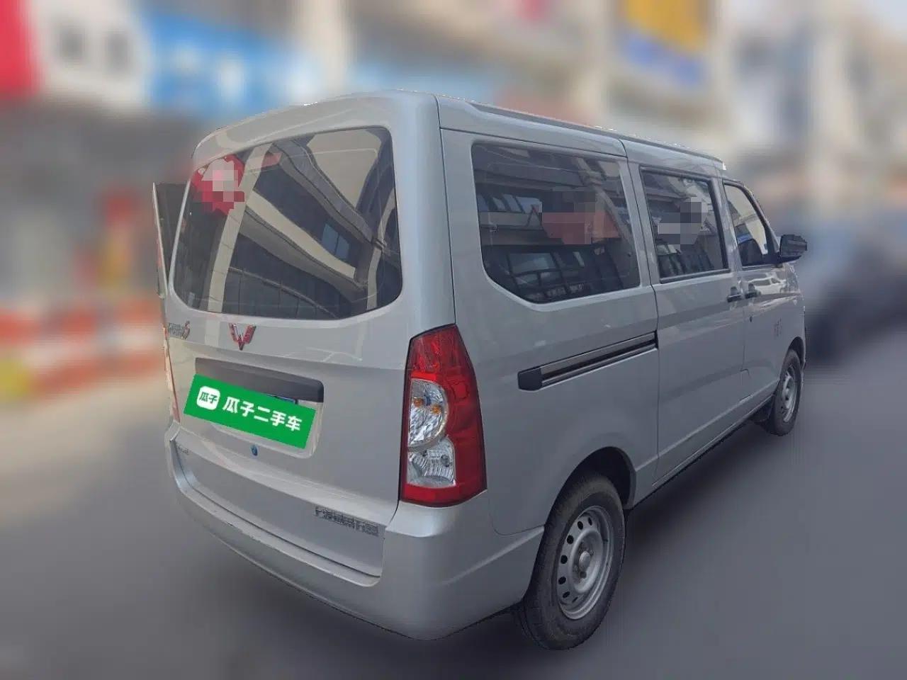 Wuling Rongguang S 2023 1.5L Base Version 5/7 Seats — миниатюра 6