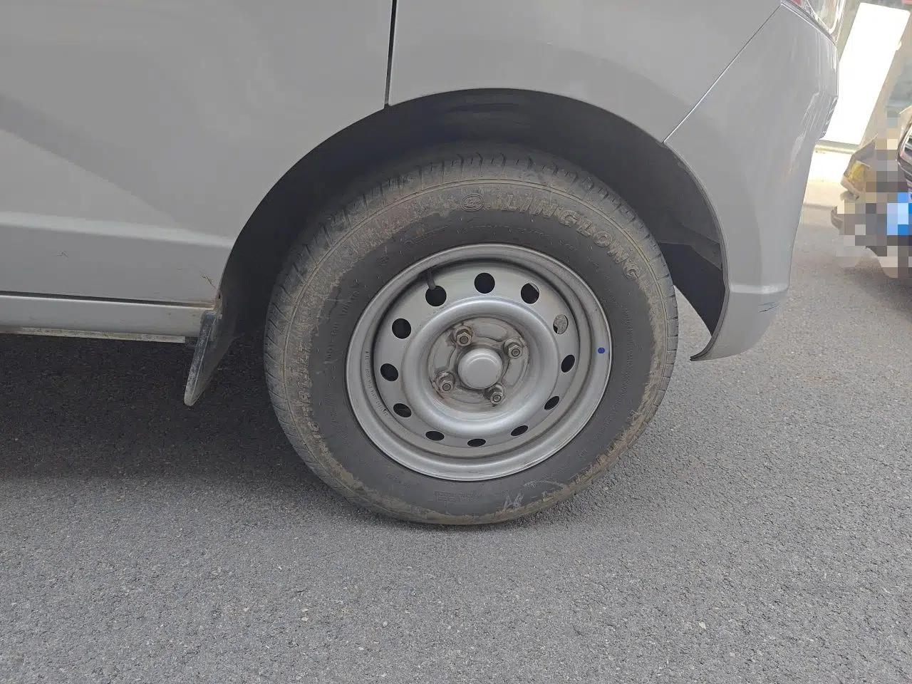 Wuling Rongguang S 2023 1.5L Base Version 5/7 Seats — миниатюра 8
