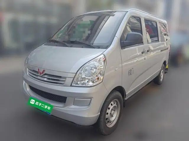Wuling Rongguang S 2023 1.5L Base Version 5/7 Seats