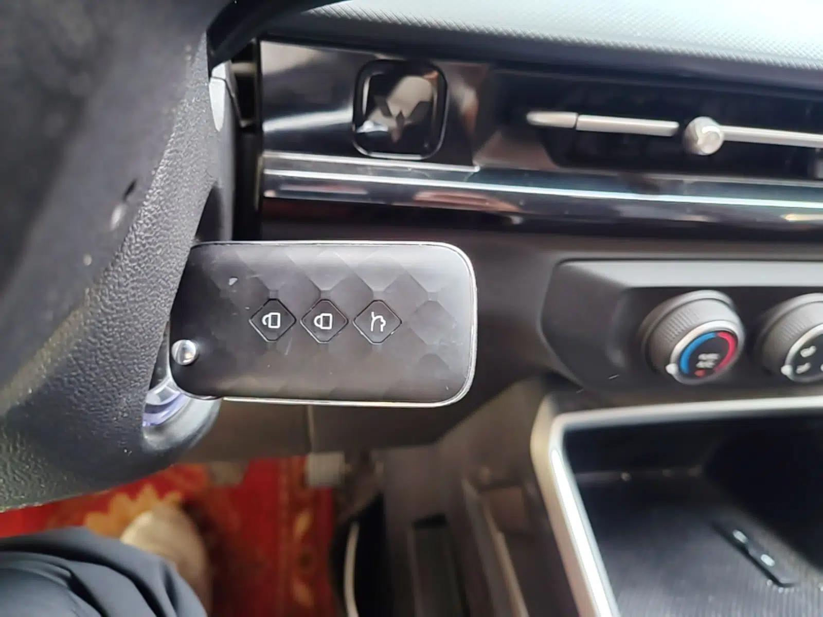 Wuling Alvez 2022 1.5L Manual Free-Style Model — миниатюра 12