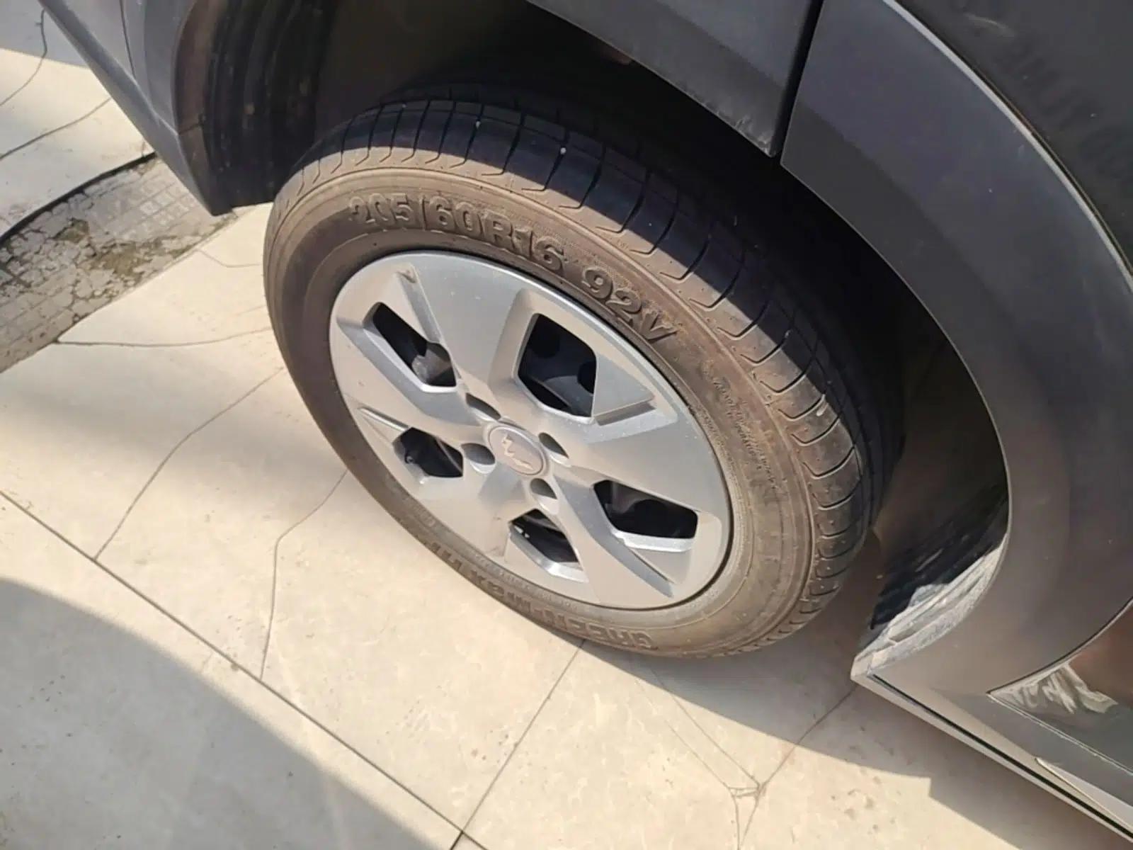 Wuling Alvez 2022 1.5L Manual Free-Style Model — миниатюра 10