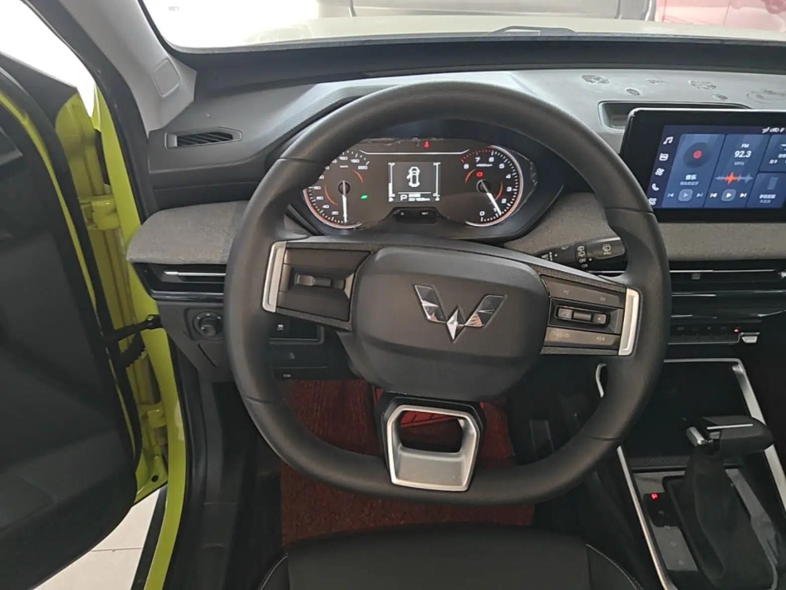 Wuling Alvez 2022 1.5L CVT Comfort Edition — миниатюра 14