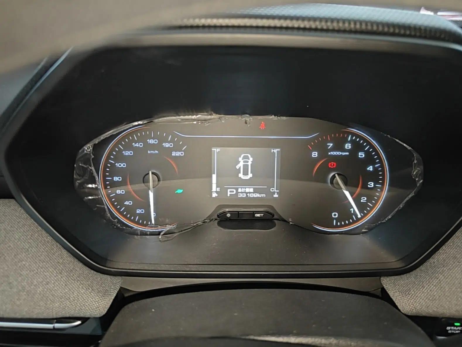 Wuling Alvez 2022 1.5L CVT Comfort Edition — миниатюра 15