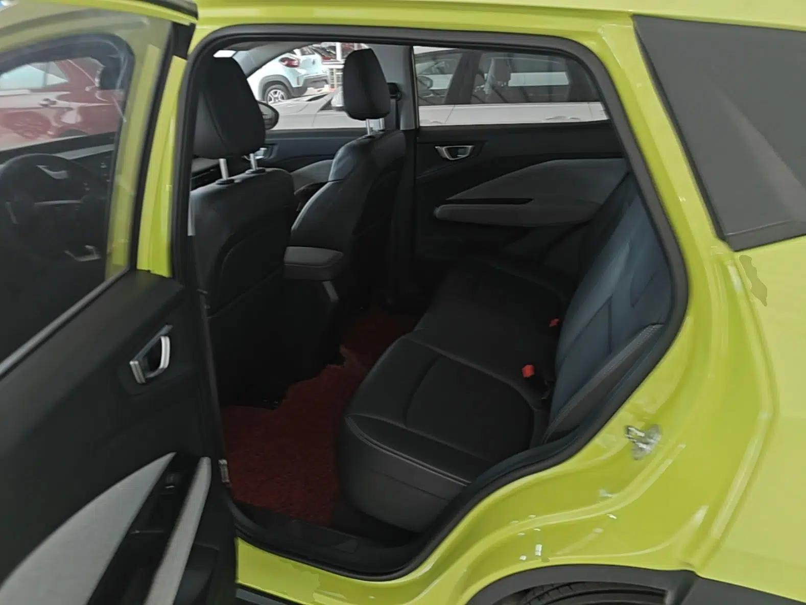 Wuling Alvez 2022 1.5L CVT Comfort Edition — миниатюра 20