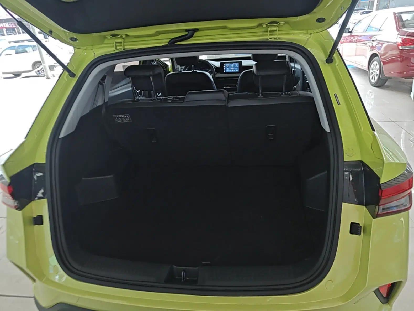 Wuling Alvez 2022 1.5L CVT Comfort Edition — миниатюра 22