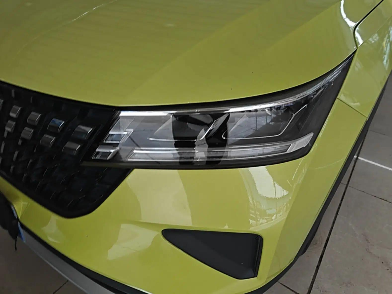 Wuling Alvez 2022 1.5L CVT Comfort Edition — миниатюра 9