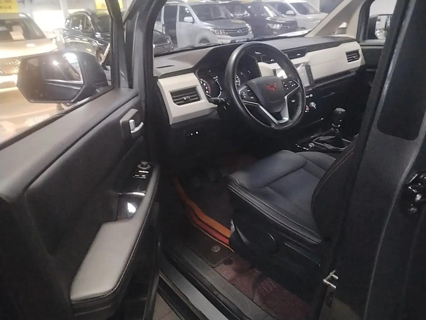 Wuling Zhengcheng 2021 1.5T Manual Luxury Version — миниатюра 19