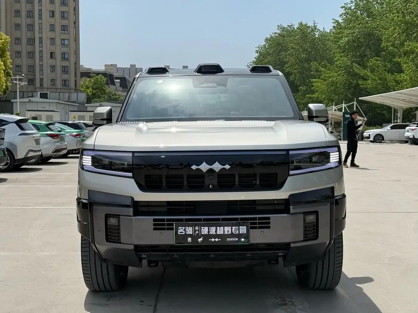 Leopard 8 2025 Smart & Brave Flagship Edition 7-Seater — миниатюра 2