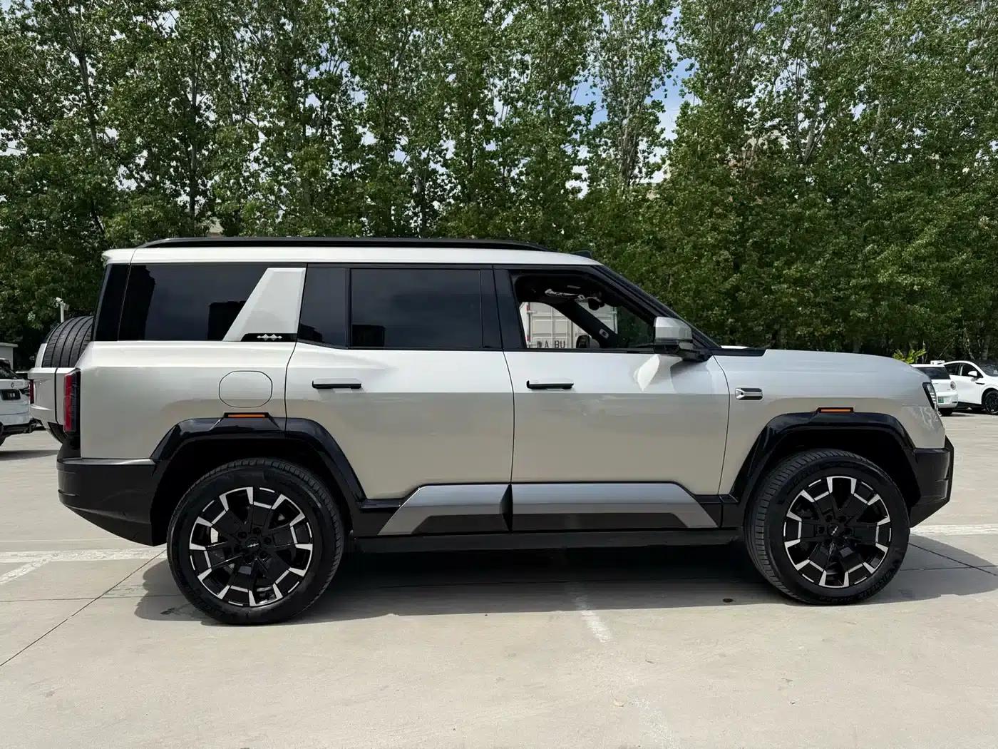 Leopard 8 2025 Smart & Brave Flagship Edition 7-Seater — миниатюра 4