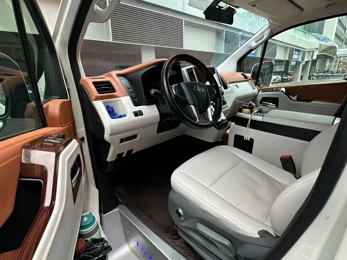 2022 HIACE 3.5L Middle East Edition — миниатюра 2