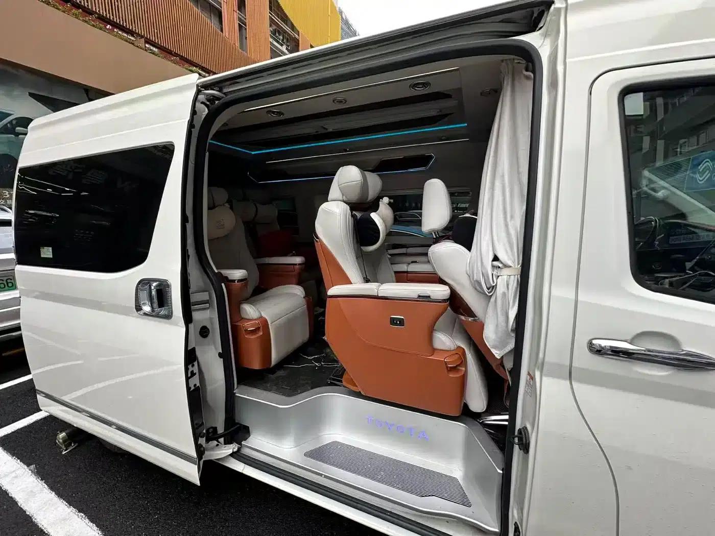 2022 HIACE 3.5L Middle East Edition — миниатюра 4