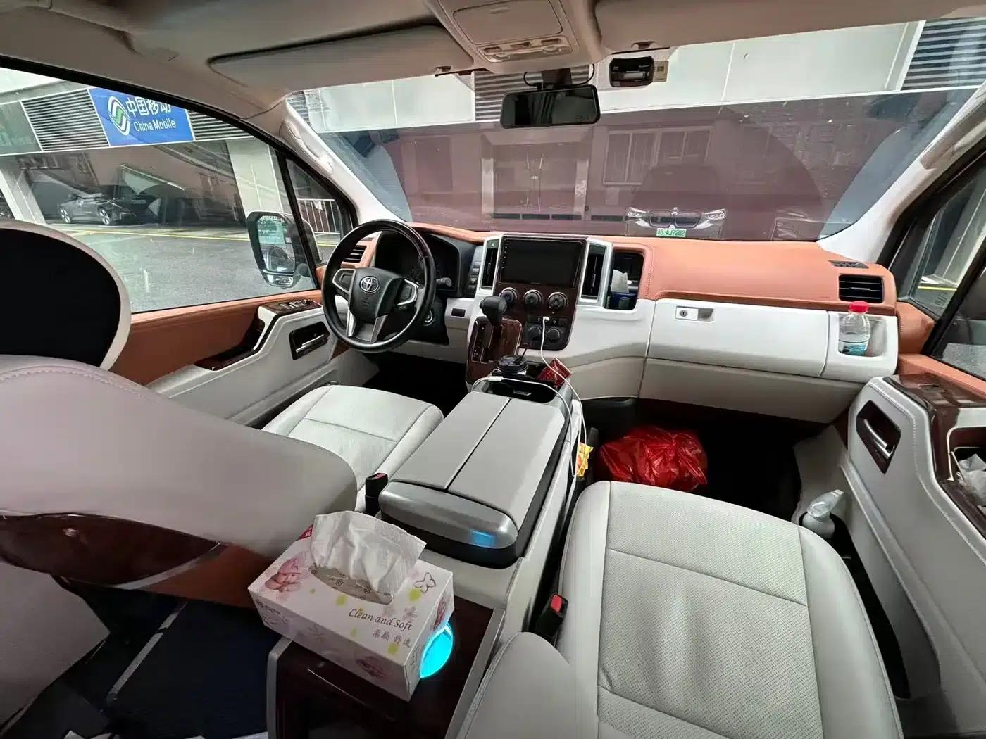 2022 HIACE 3.5L Middle East Edition — миниатюра 5