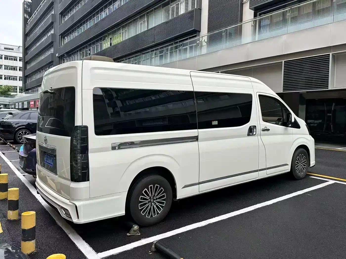 2022 HIACE 3.5L Middle East Edition — миниатюра 8