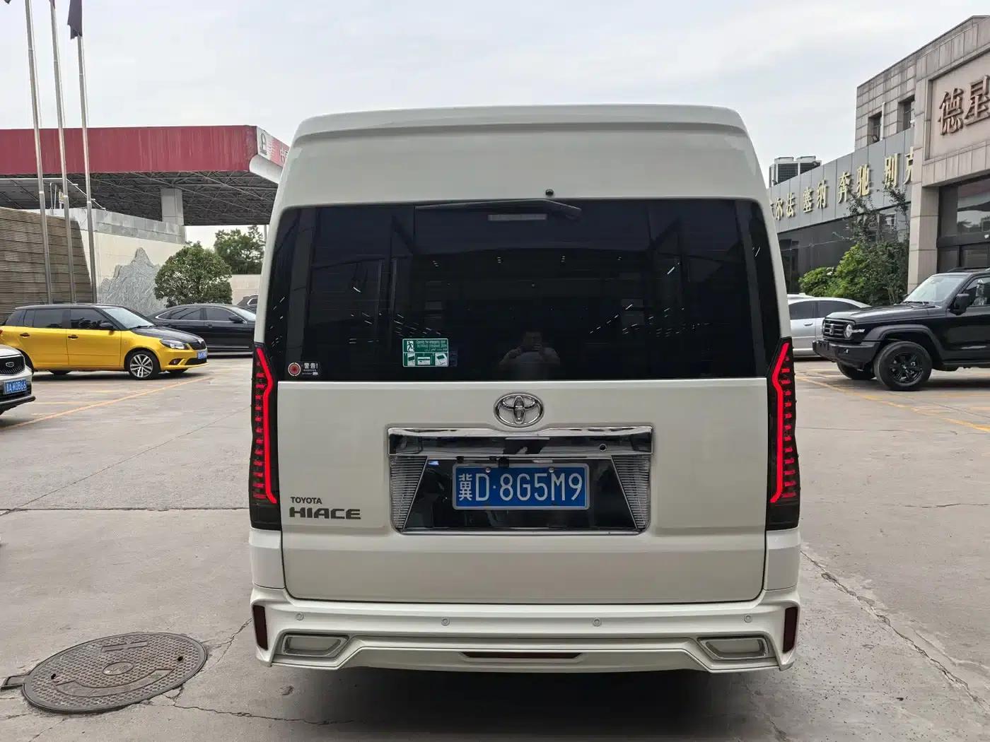2022 HIACE 3.5L Middle East Edition — миниатюра 9