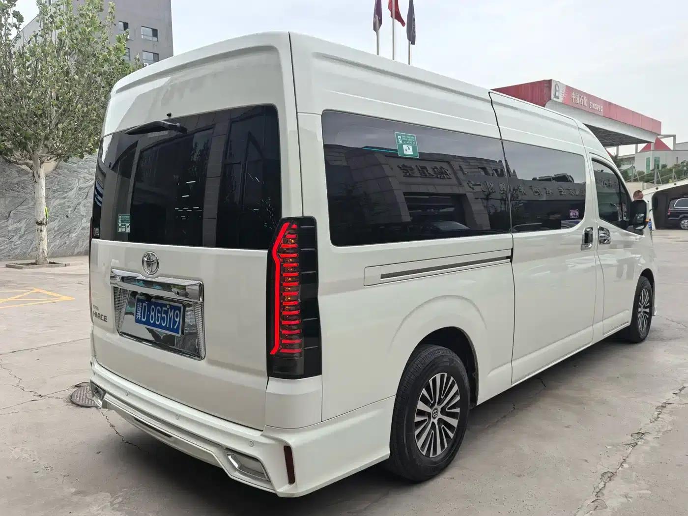 2022 HIACE 3.5L Middle East Edition — миниатюра 10