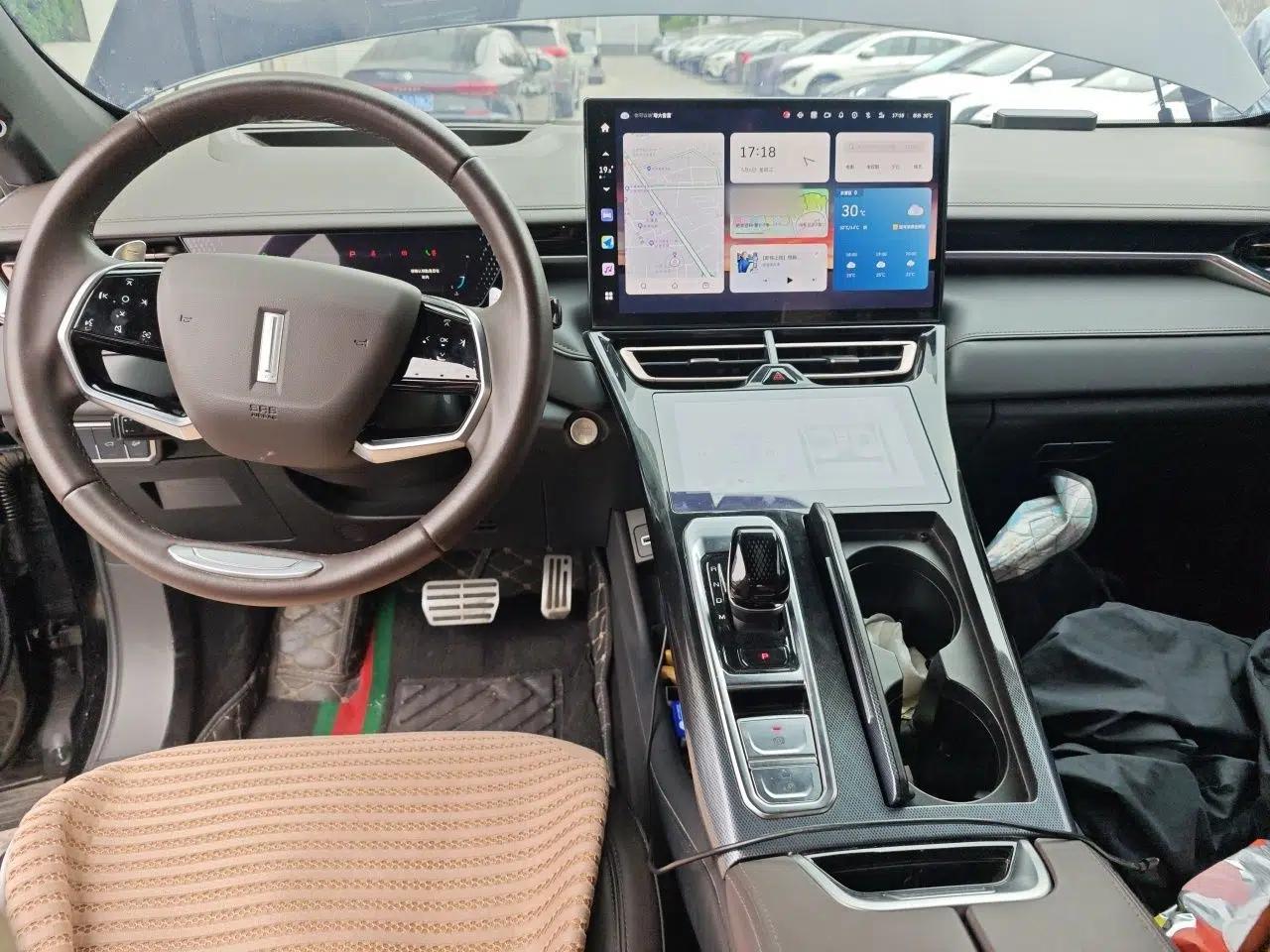 Wey Mocha 2021 2.0T Two-Wheel-Drive Ultra-Strong Version — миниатюра 10