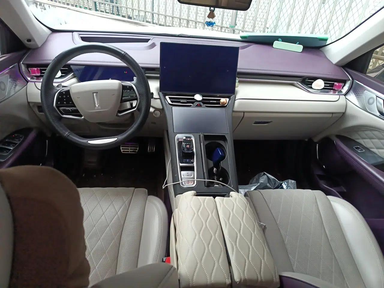 Wey Mocha 2021 2.0T Four-Wheel Drive Premium Edition — миниатюра 10
