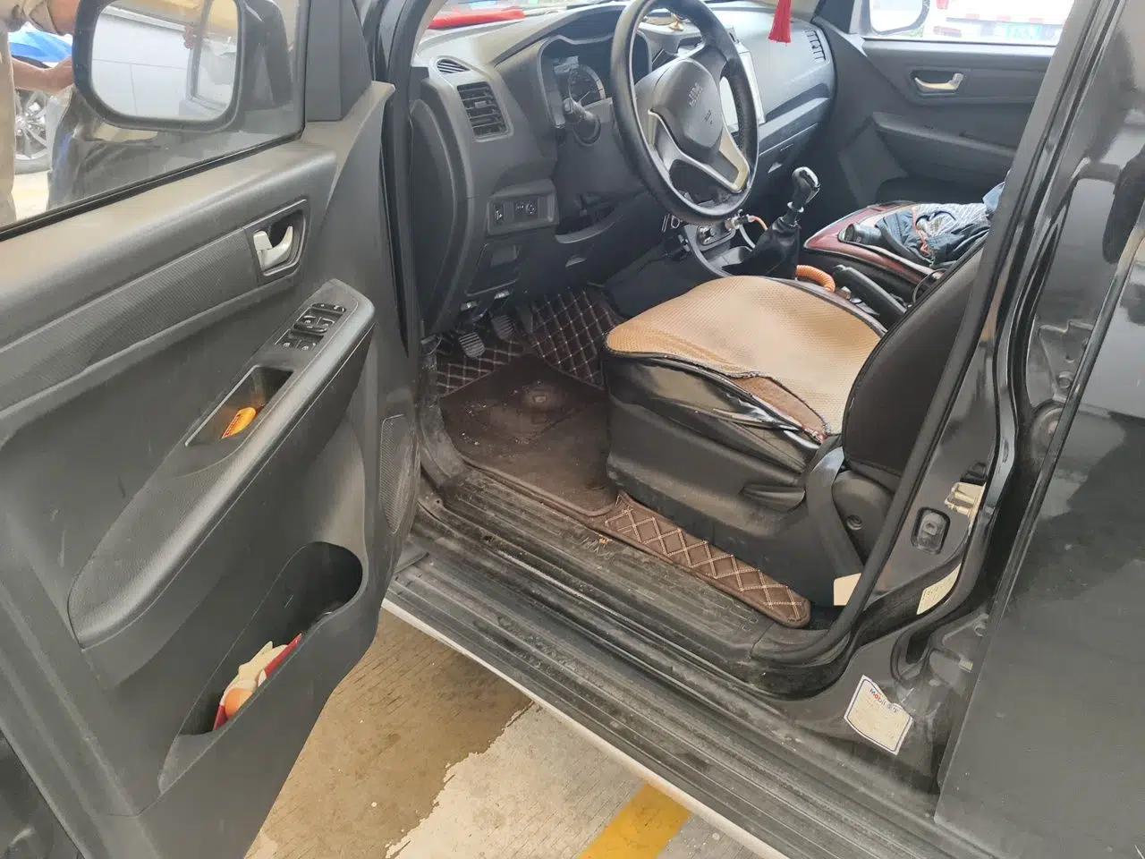 Isuzu JLM 2018 2.5T Four-Wheel Drive Diesel Luxury Version with Extended Cargo Bed JE4D25Q5A — миниатюра 17