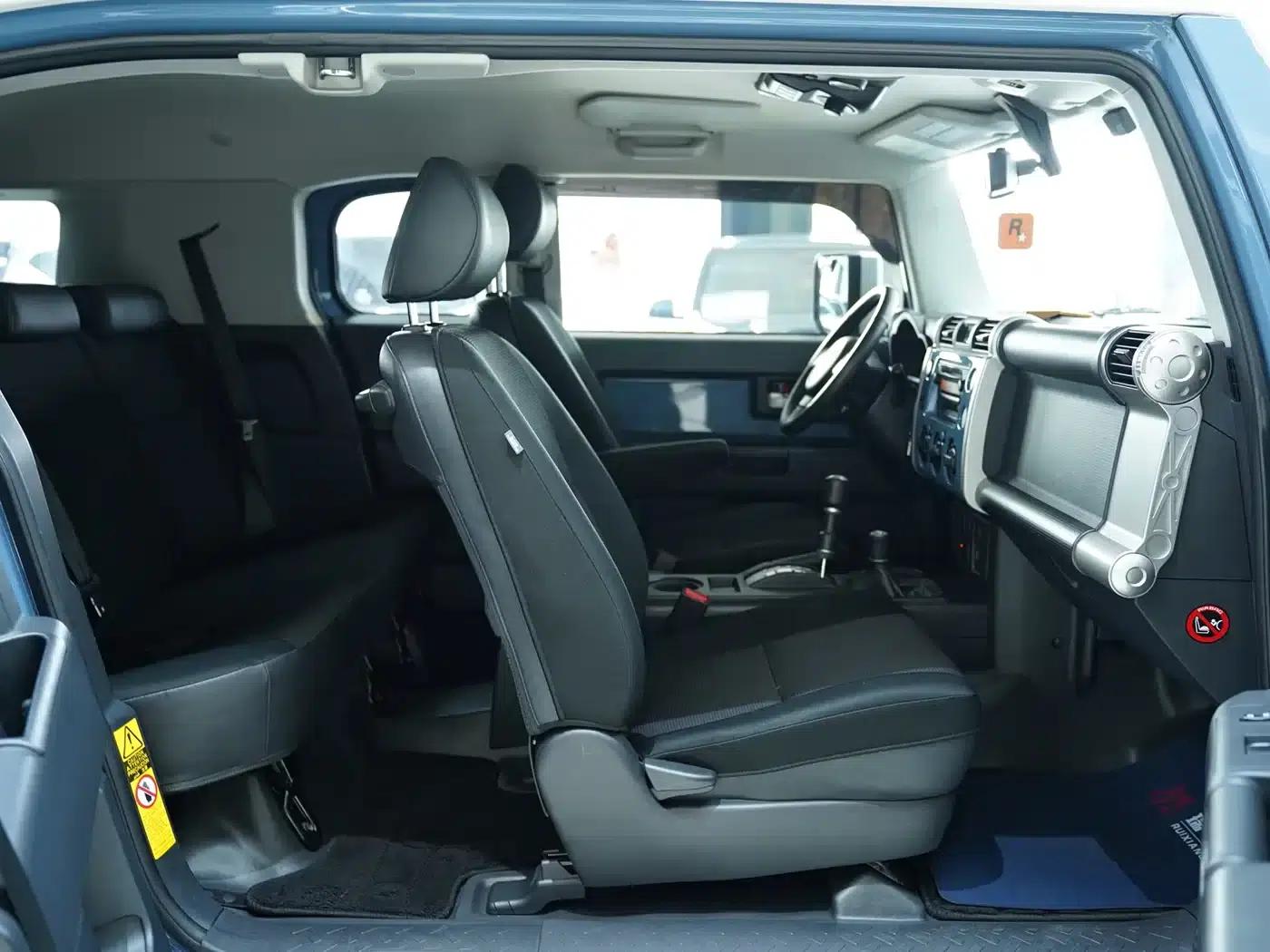 2016 FJ Cruiser 4.0L Automatic — миниатюра 13