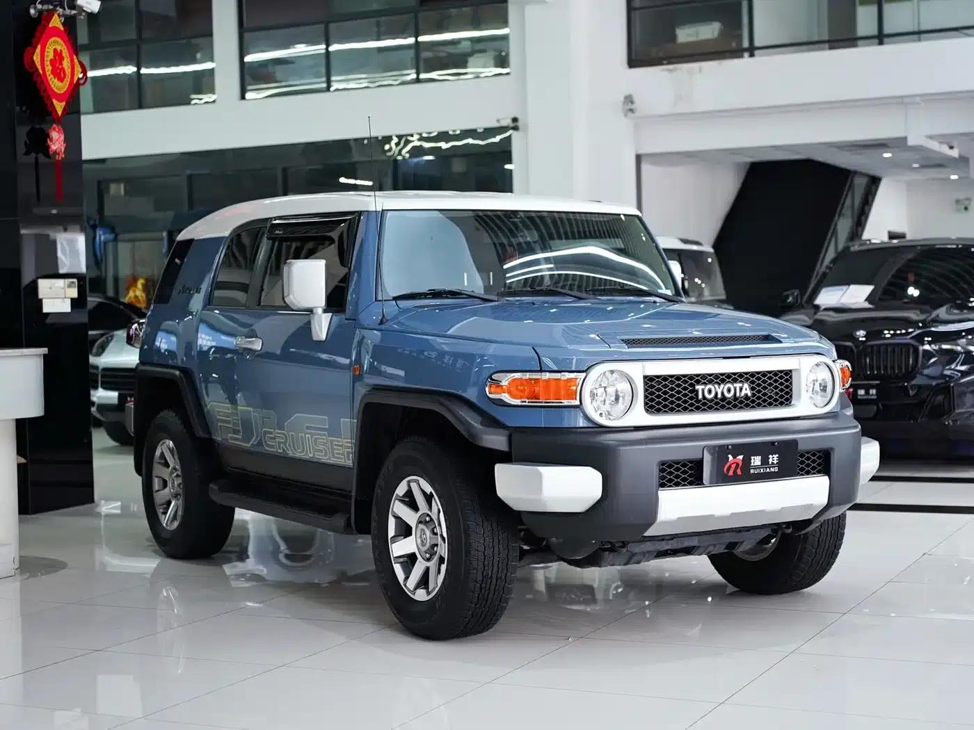 2016 FJ Cruiser 4.0L Automatic — миниатюра 19