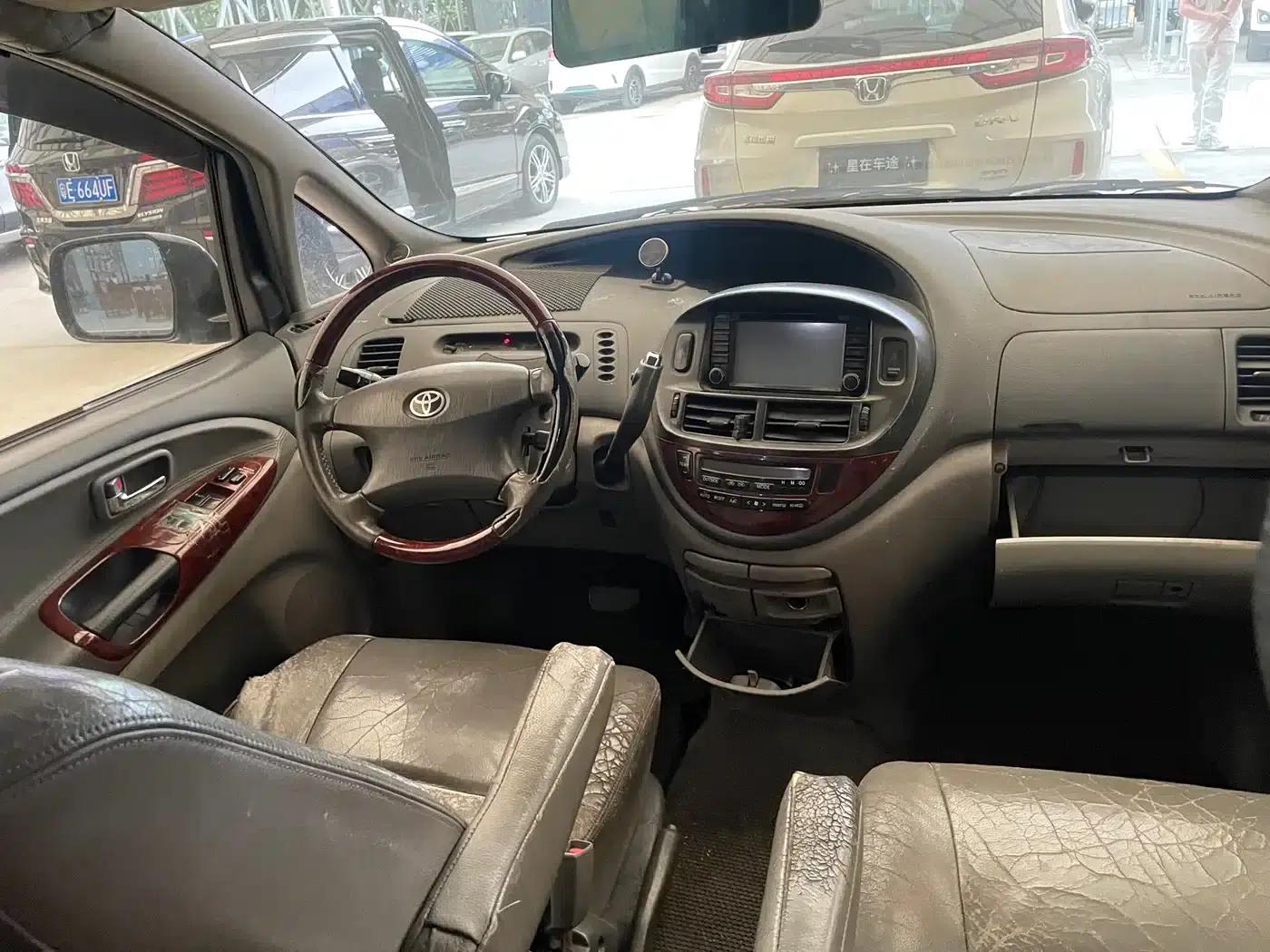 2002 Previa 2.4L Automatic DX — миниатюра 6