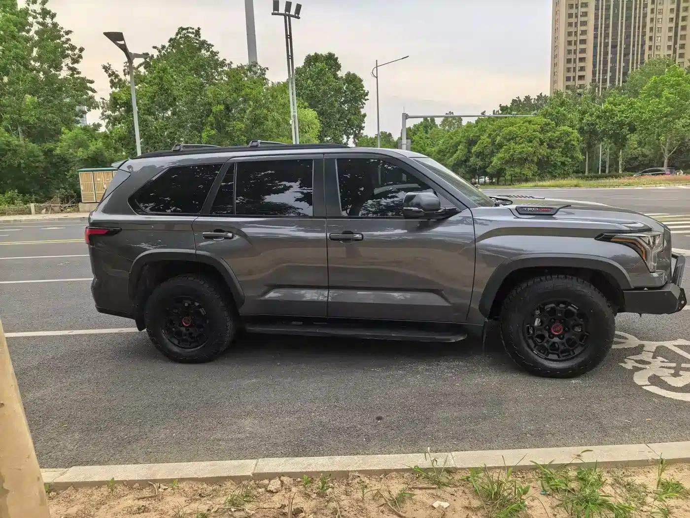 2024 Sequoia 4.7L Automatic — миниатюра 4