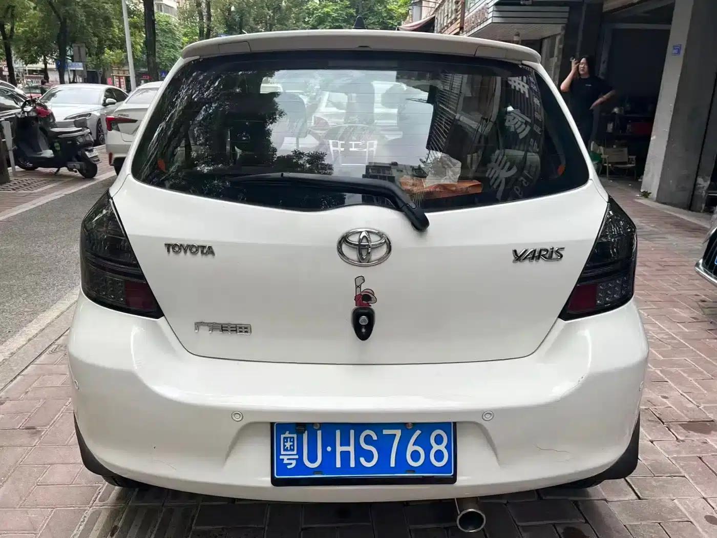 2011 Toyota Yaris 1.6E Automatic Dynamic Edition — миниатюра 8