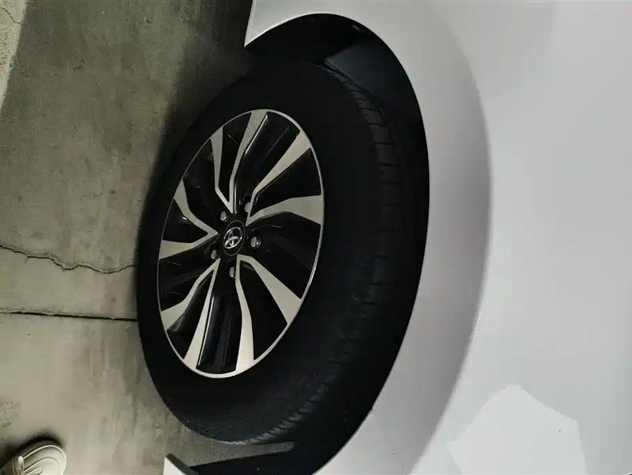 Corolla Hybrid E+ 2020 1.8L E-CVT Comfort Edition — миниатюра 6