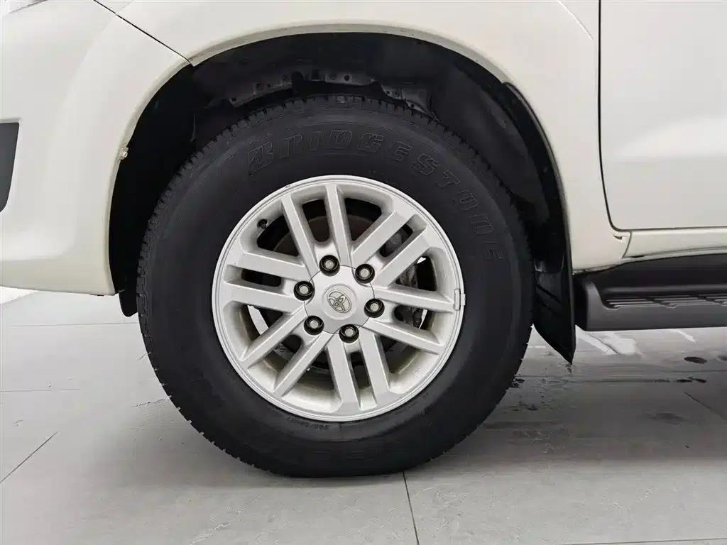 Fortuner 2014 2.7L Automatic — миниатюра 13
