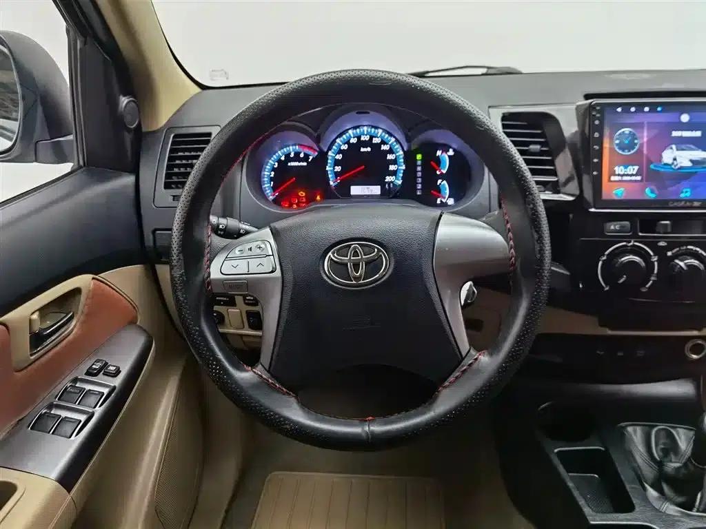 Fortuner 2014 2.7L Automatic — миниатюра 14